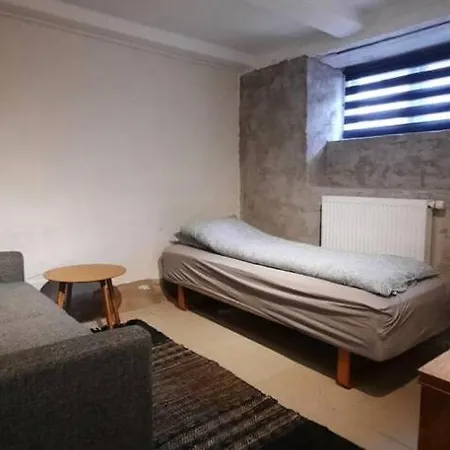 Cheap And Very Basement - Vindegade 53f